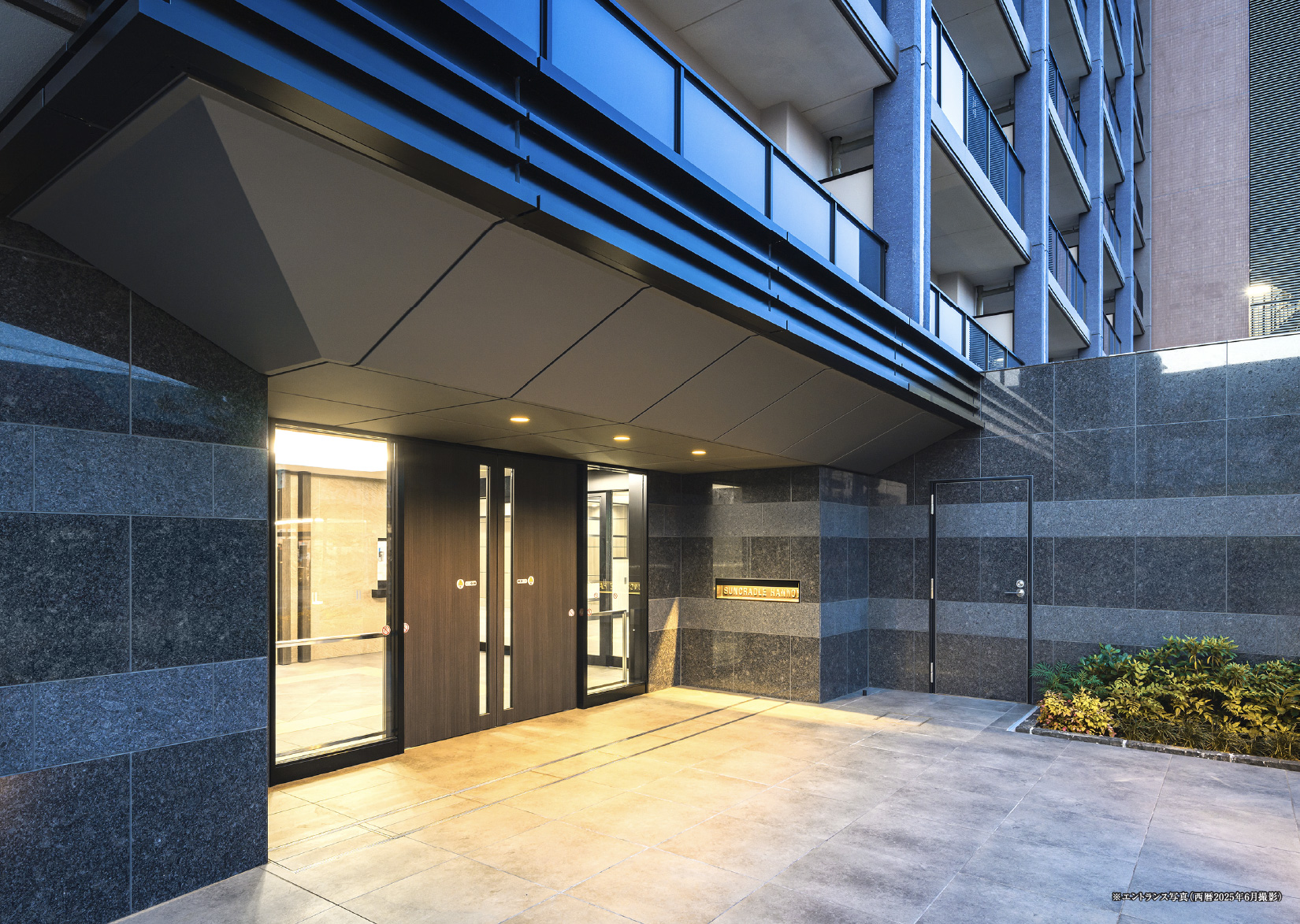 サンクレイドル飯能Ⅱ エントランス夜景