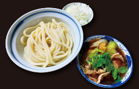 こくや名物の「肉つゆうどん」写真